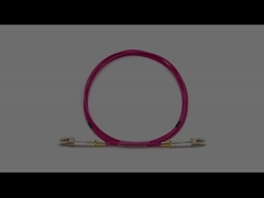 室内 LC から LC デュプレックス マルチモード OM4 OFNR 光ファイバーパッチケーブル 2.0mm マジェント ジャケット